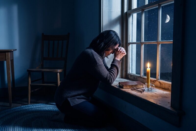40 Powerful Midnight Prayers to Break Every Evil Ordinance